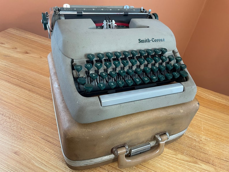 1958 Vintage Smith-Corona Sterling 5A Portable Typewriter Working w New Ink /& Case