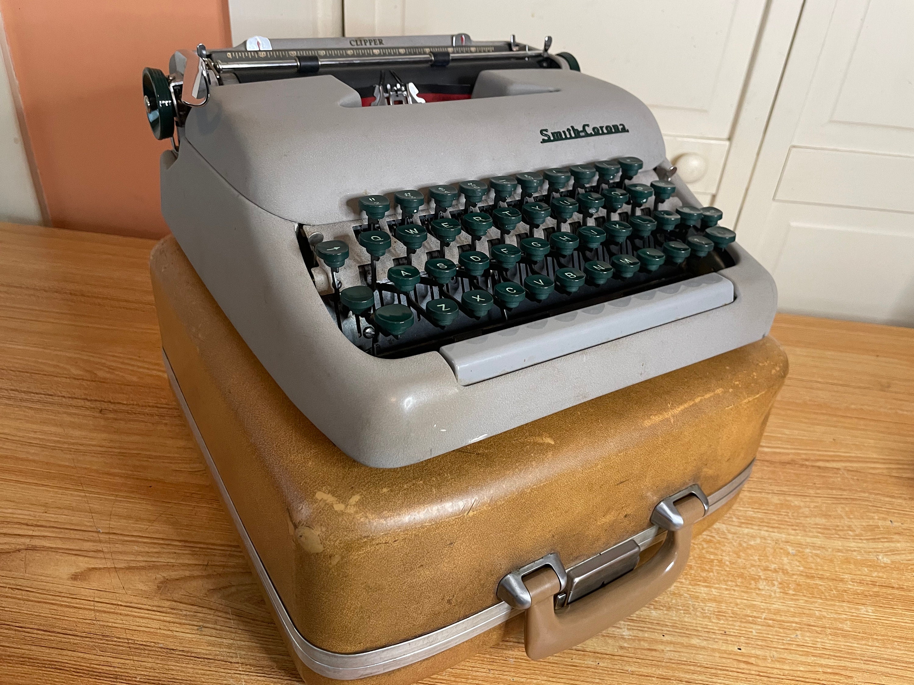 1958 Vintage Smith-Corona Sterling 5A Portable Typewriter Working w New Ink /& Case