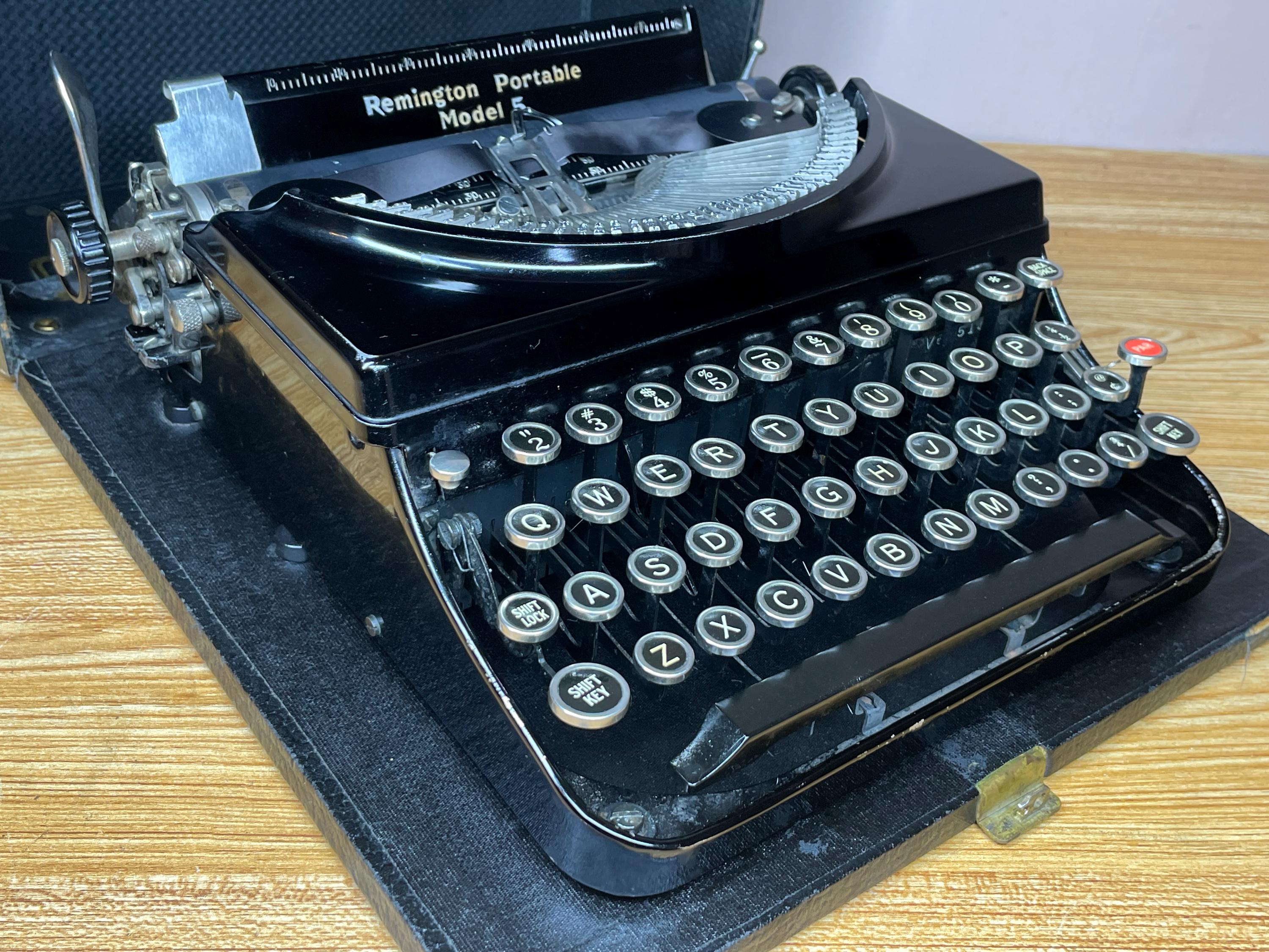 Underwood portable typewriter - Etsy 日本 Underwood portable typewriter - Etsy 日本