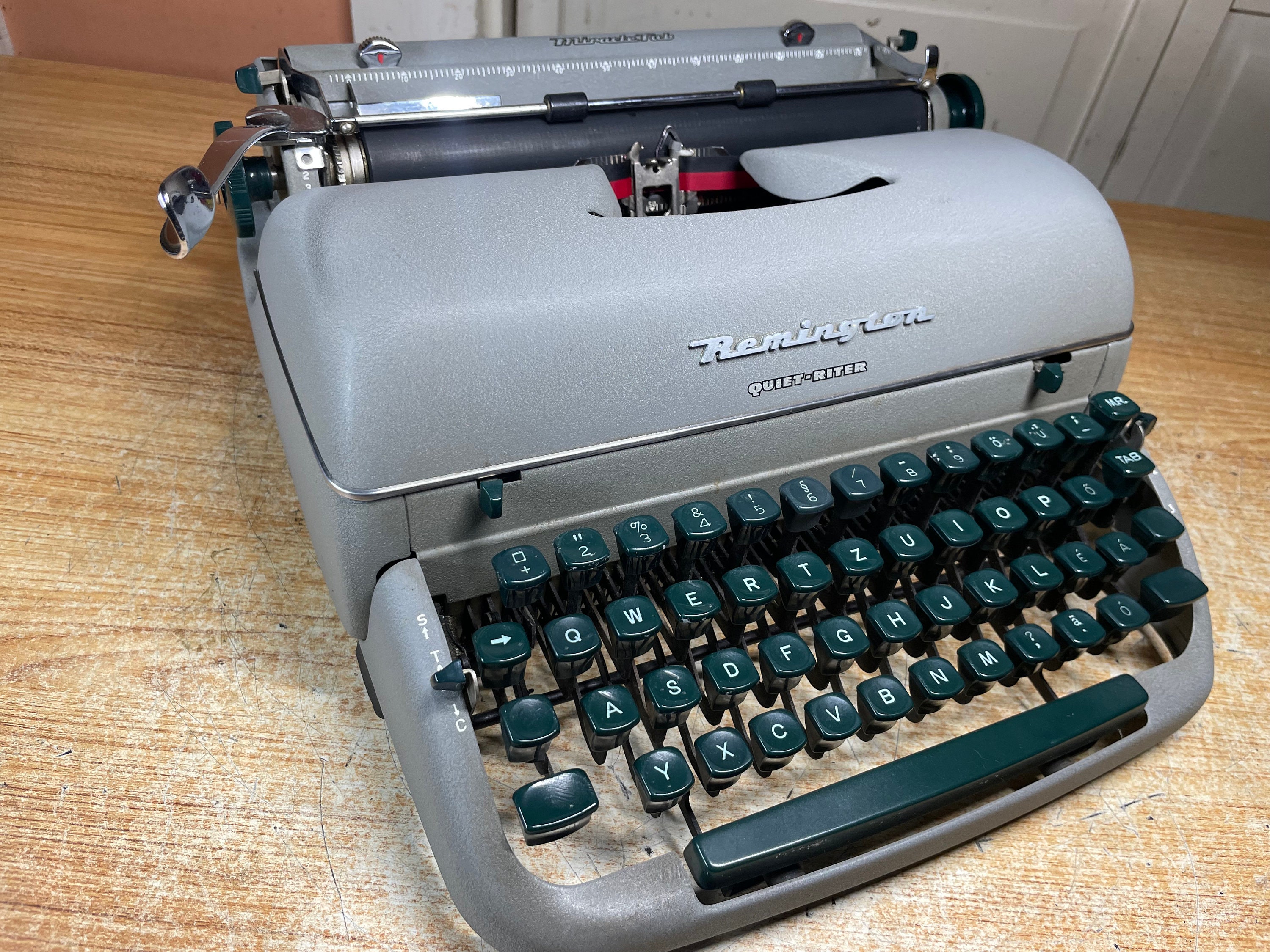 Onderhouden - 1957 Remington Quiet-Riter Typewriter QWERTZ