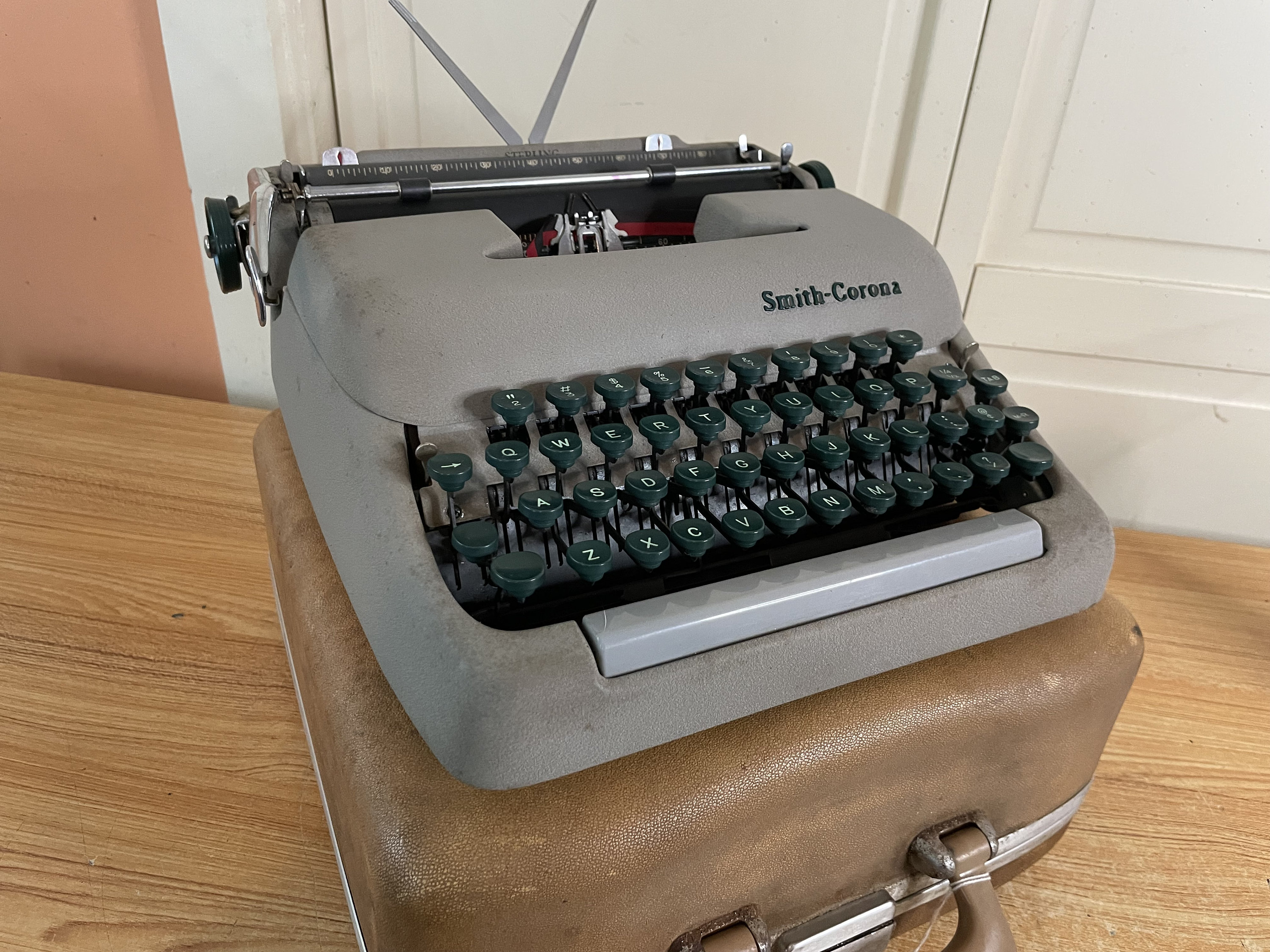 1958 Vintage Smith-Corona Sterling 5A Portable Typewriter Working w New Ink /& Case
