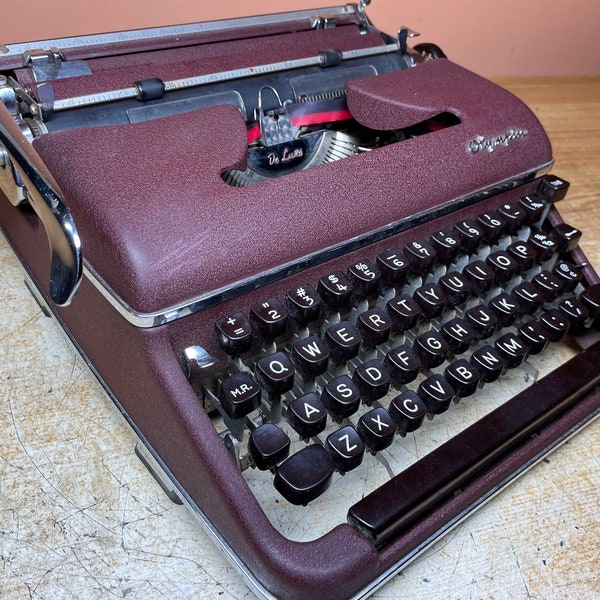 1958 Olympia SM3 Working Maroon Vintage Portable Typewriter w New Ink