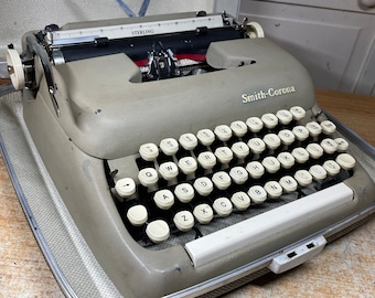 1960 Smith-Corona Sterling Vintage Portable Typewriter Working w New Ink & Case