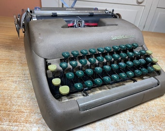 1949 Smith-Corona Sterling Vintage máquina de escribir portátil trabajando con tinta nueva