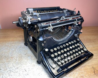 1913 Underwood No.4 Funktionierende antike Tischschreibmaschine mit neuer Tinte