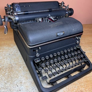 1937 Royal KMM Working Vintage Desktop Typewriter w New Ink