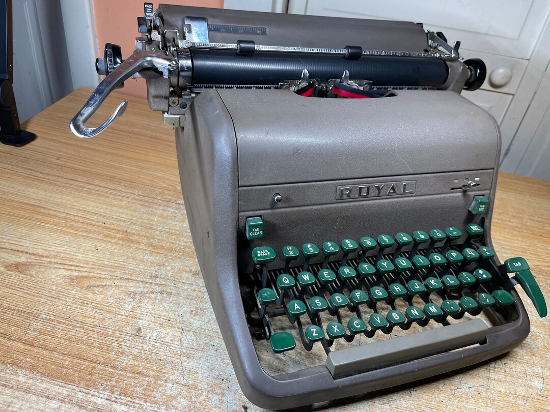 1956 Royal HHE Vintage Desktop Typewriter Working W New Ink elite Etsy