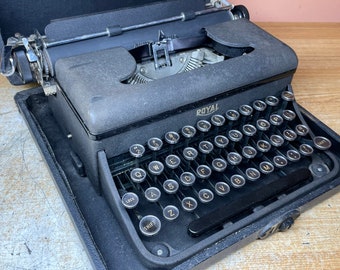 1941 Royal Signet Working Portable Typewriter w New Ink & Case