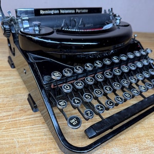 Remington noiseless portable typewriter - Etsy 日本