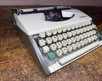 Excellent! Serviced 1965 Olympia SF De Luxe Vintage Ultra-Portable Typewriter