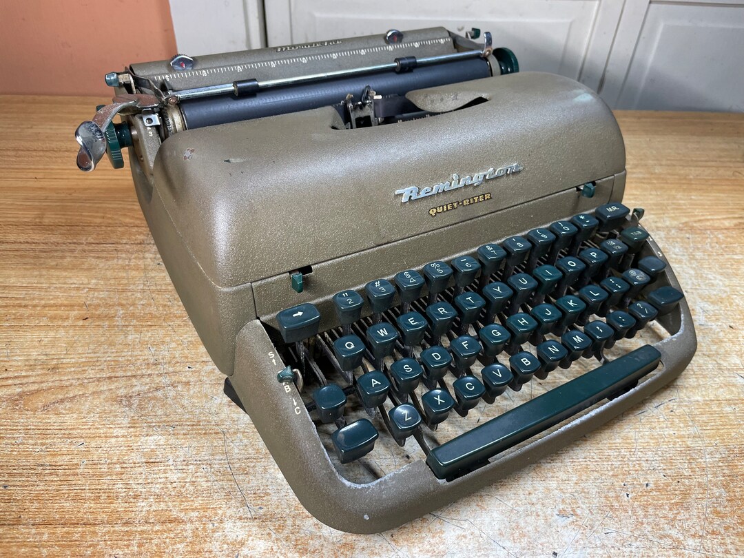1954 Remington Quietriter Vintage Typewriter Small Roman Font Working