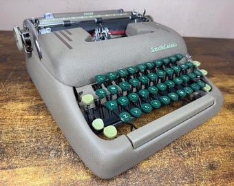 Nice! Serviced 1952 Smith-Corona Silent Vintage Portable Typewriter Elite
