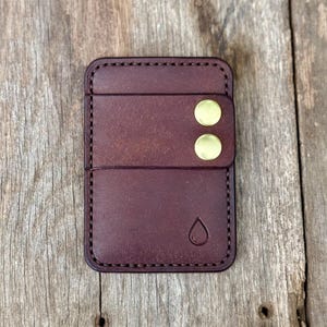 Handgefertigte Brieftasche aus Vollnarbenleder - The Ridge - Verdeckter Kartenhalter an der Vorderseite - Handgefertigt in Arkansas