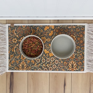 Fringed Boho Pet Bowl Mat: Turkish Rug Style, Nonslip, Absorbent Floor Protector