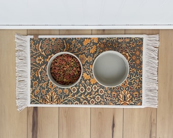 Fringed Boho Pet Bowl Mat: Turkish Rug Style, Nonslip, Absorbent Floor Protector