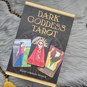 Dark Goddess Tarot van Ellen Lorenzi-Prince, tarotdeck van 78 kaarten met bijbehorende gids en doos - GEBRUIKT