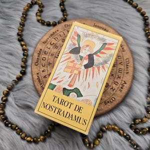 Tarot De Nostradamus, tarotdeck van 78 kaarten met bijbehorende gids en doos - GEBRUIKT