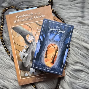 El Oráculo de Sylvankind de Grey White, baraja de 64 cartas con guía complementaria y caja original - USADO