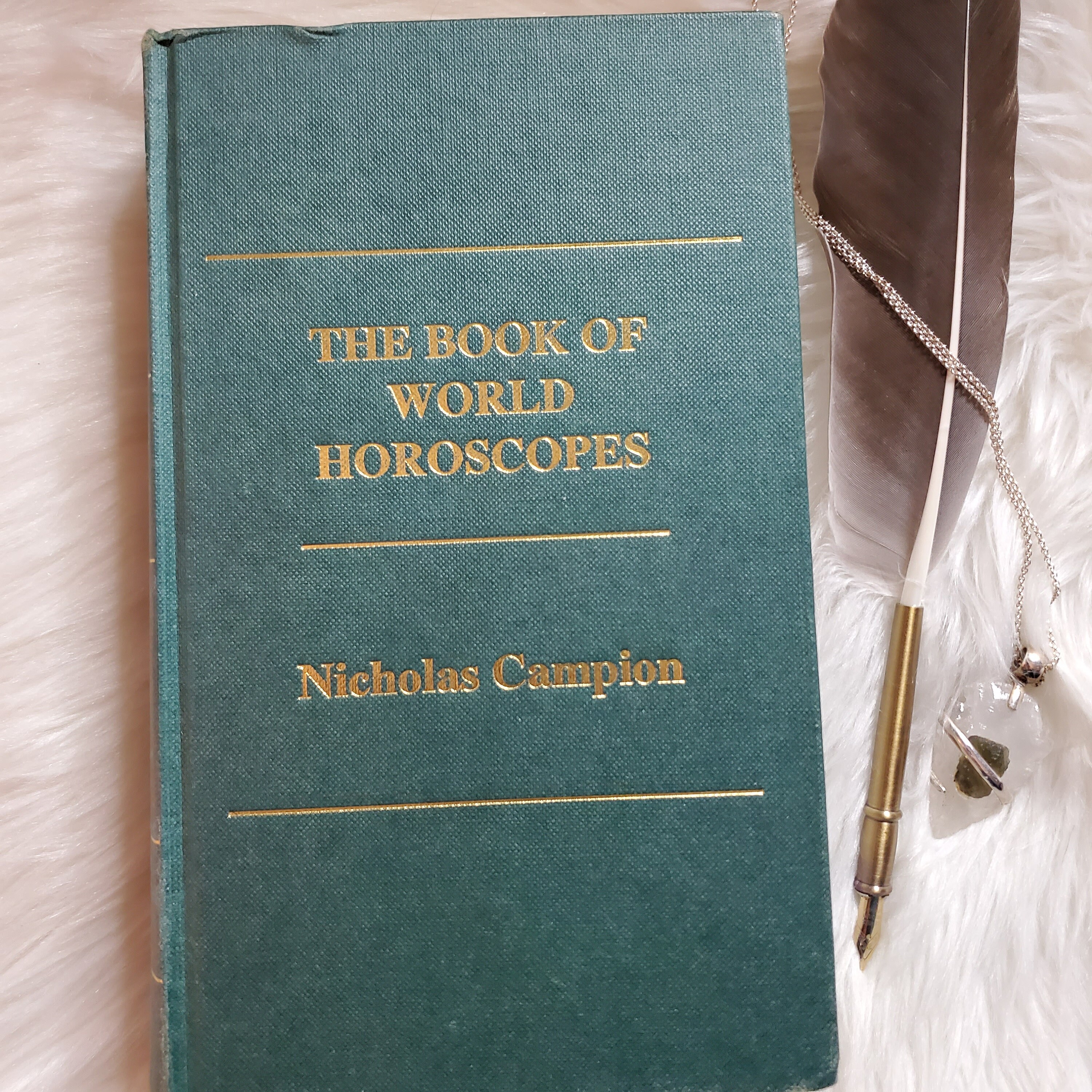 大人も着やすいシンプルファッション of Book The World Astrology Campion, Nicholas by Horoscopes 洋書
