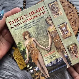 Tarot of the Heart 50 Ways to Divine Love por Liz Dean, baralho de tarô de 25 cartas com guia e caixa - USADO
