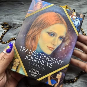 Oráculo das Jornadas Transcendentes de Cheryl Yambrach Rose, baralho de 45 cartas com guia complementar e caixa original - USADO
