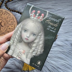 Ceccoli Oracle van Lunaea Weatherstone, kaartspel van 32 kaarten met bijbehorende gids en originele doos - GEBRUIKT