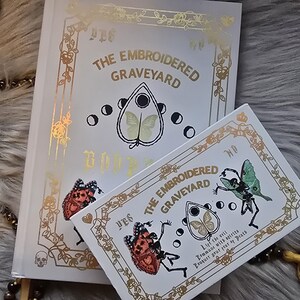Tarot del Cementerio Bordado, baraja de tarot de 68 cartas con guía complementaria y caja - USADO
