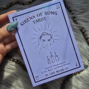 Sirens of Song Tarot von Lady Moon Co, 78 Karten Tarot Deck mit Begleitführer und Box - GEBRAUCHT