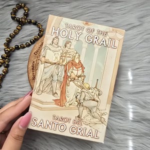 Graaltarot: A Templar Vision van Pietro Alligo, tarotdeck van 78 kaarten met wit boekje en doos - GEBRUIKT