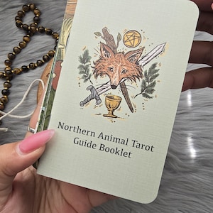 Northern Animal Tarot da WilderHeartsStudio, baralho de tarô com 98 cartas, guia e bolsa - USADO