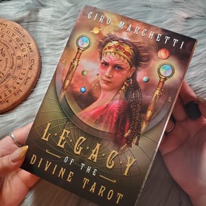 El legado del Tarot divino de Ciro Marchetti, baraja de tarot de 78 cartas con guía complementaria y caja - USADA