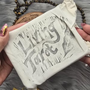 Tarot Viviente, baraja de tarot de 78 cartas con guía complementaria y bolsa - USADO