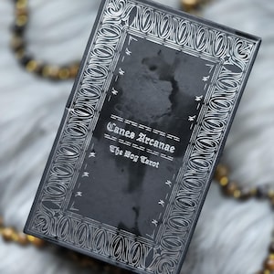 Canes Arcanae The Dog Tarot de Taylor Bryn, baralho de tarô de 78 cartas com guia e caixa - USADO