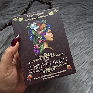 The Flowerwise Oracle de Leigh Podgorski, baralho de 44 cartas com guia complementar e caixa original - USADO