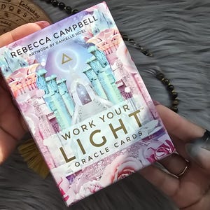 Work Your Light Oracle-kaarten van Rebecca Campbell, 44 kaartendeck met bijbehorende gids en originele doos - GEBRUIKT