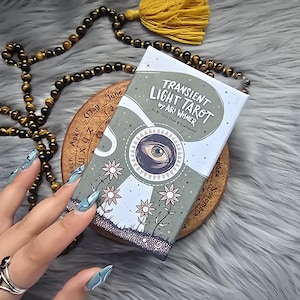 Transient Light Tarot de Ari Wisner, baralho de tarô de 81 cartas com guia e caixa - USADO
