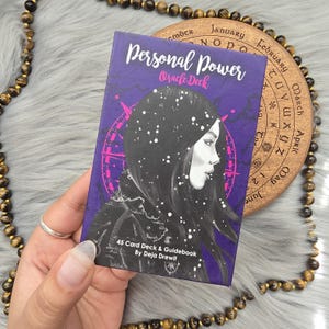 Baralho de Oráculo de Poder Pessoal de Deja Drewit, baralho de 45 cartas com guia complementar e caixa original - USADO