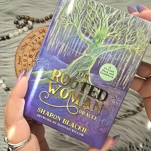 The Rooted Woman Oracle di Sharon Blackie, mazzo di 53 carte con guida e scatola originale - USATO