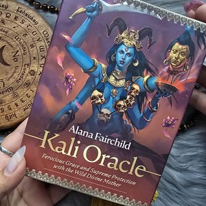 Kali Oracle van Alana Fairchild, kaartspel met 44 kaarten, bijbehorende gids en originele doos - GEBRUIKT