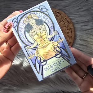 Dreamscape Oracle de Matt Hughes, baraja de 32 cartas con guía complementaria y caja original - USADA