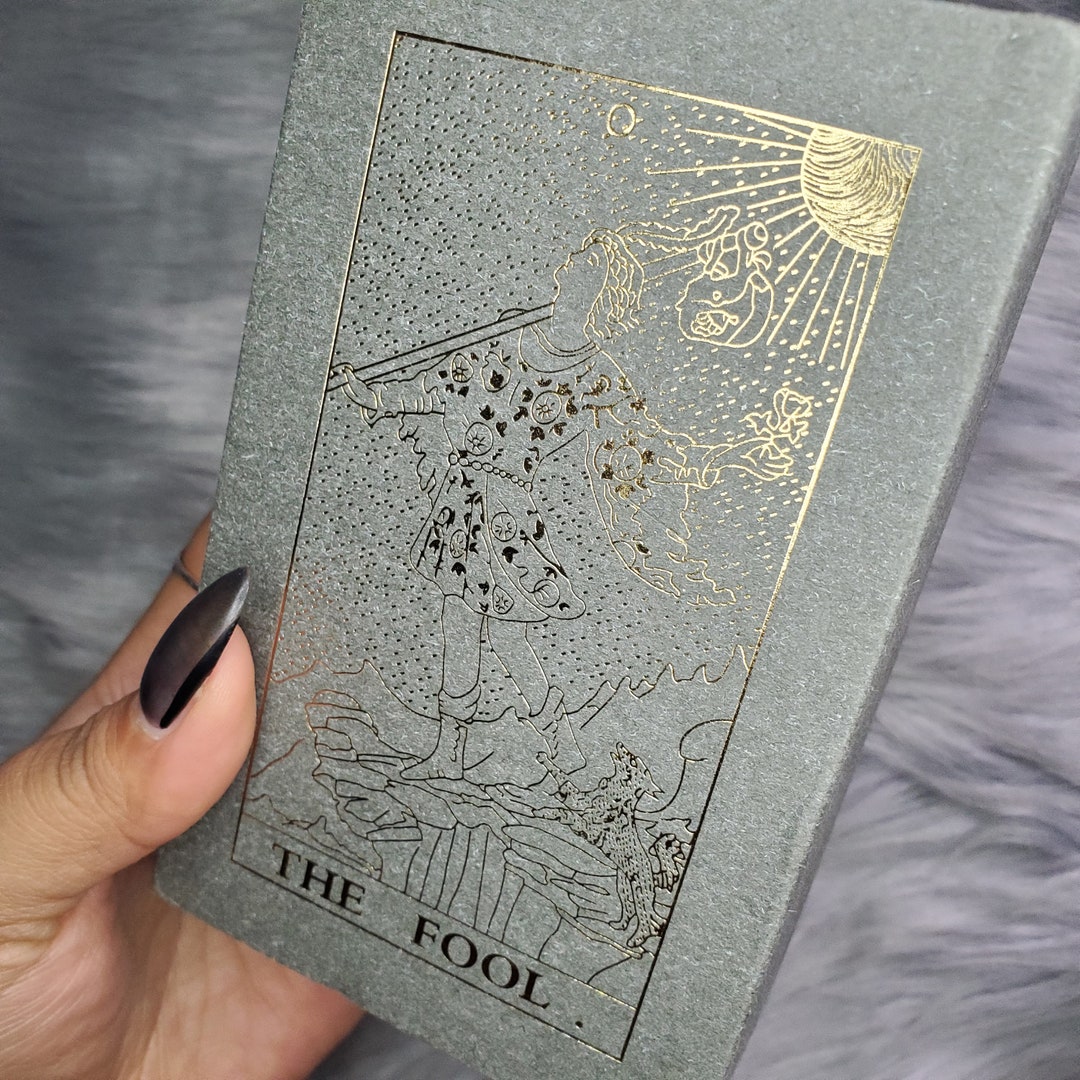 Gold Foil Tarot, 78 Card Tarot Deck With Companion Guidebook and Box ...