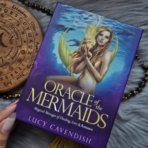 Oracle of the Mermaids Magical Messages of Healing, Love & Romance door Lucy Cavendish, 44 kaartendeck met begeleidende gids en doos - GEBRUIKT