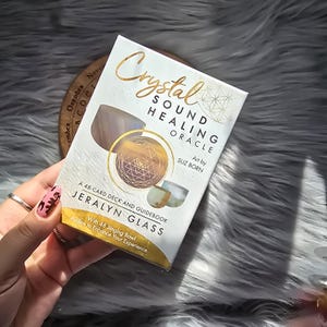 Oráculo de sanación con sonido de cristal de Jeralyn Glass, baraja de 48 cartas con guía complementaria y caja original - USADO