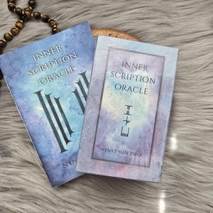 Oráculo da Escritura Interior de Nynke Van Zwol, baralho de 52 cartas com guia complementar e caixa original - Novo
