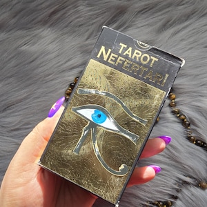 Tarot Nefertari von Pietro Alligo, 78 Karten Tarot Deck mit Begleitbuch und Box - GEBRAUCHT