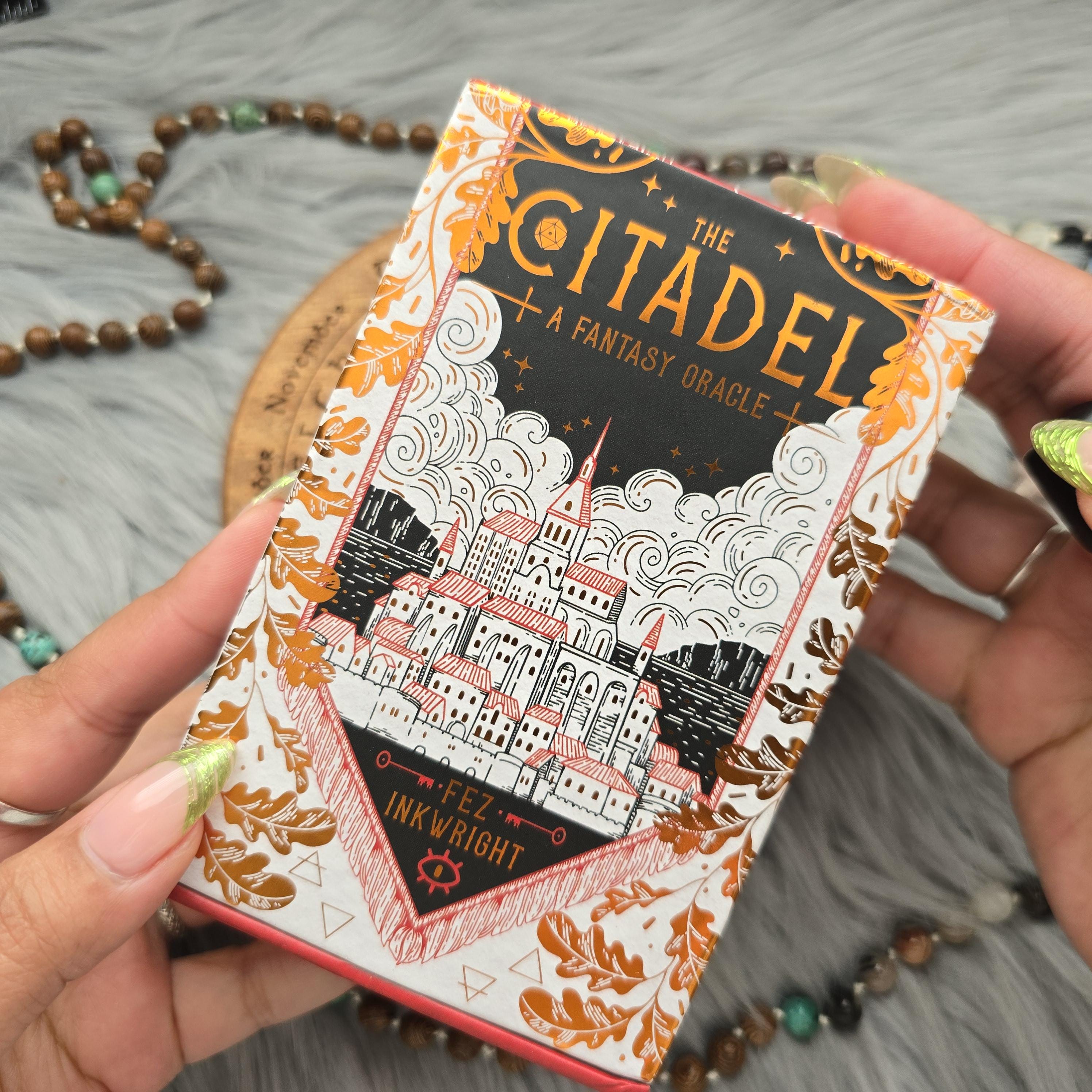 フェズ・インクライト著『The Citadel: A Fantasy Oracle』、オラクル