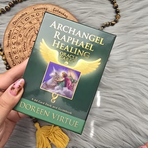 Aartsengel Raphael Healing Oracle Cards van Doreen Virtue, 44 kaartendeck met bijbehorende gids en originele doos - GEBRUIKT