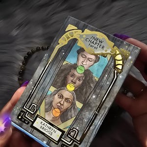 キャサリン・ブリッグス著「ニューチャプタータロット」、78枚のタロットカード、ガイドブックとボックス付き - 中古