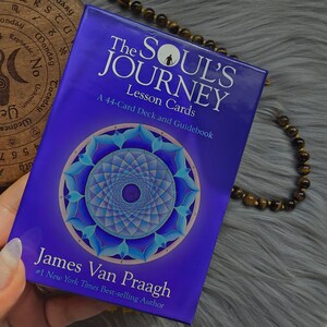 The Soul's Journey Lesson Cards van James Van Praagh, 44 kaartendeck met begeleidende gids en originele doos - GEBRUIKT