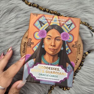Goddesses, Gods & Guardians Oracle Cards van Sophie Bashford, 44 kaartendeck met bijbehorende gids en originele doos - GEBRUIKT